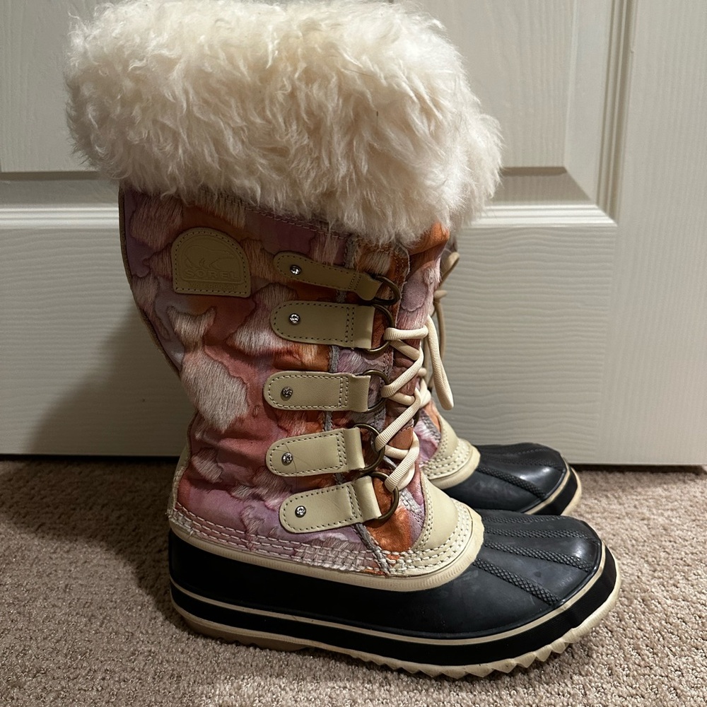 Sorel Beige Winter Boots with Fur